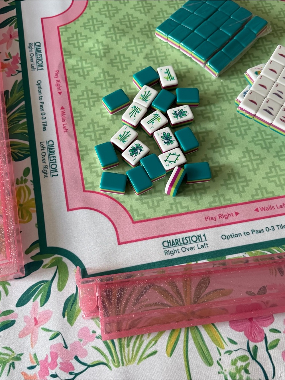 American Mahjong Pink Tropical Set - tiles, mat, racks, shuffle cards - Picture 15 of 16